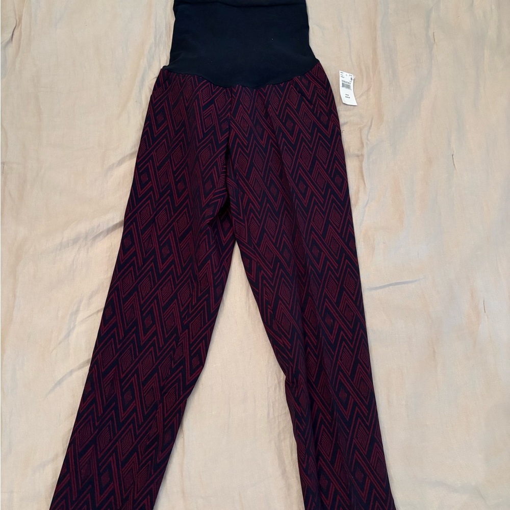 A Pea in the Pod Zigzag Maternity Pants